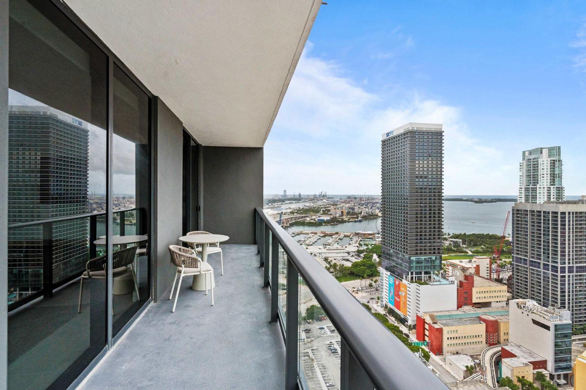 Orange Crush - Resort-style Amenities & Location Apartamento Miami